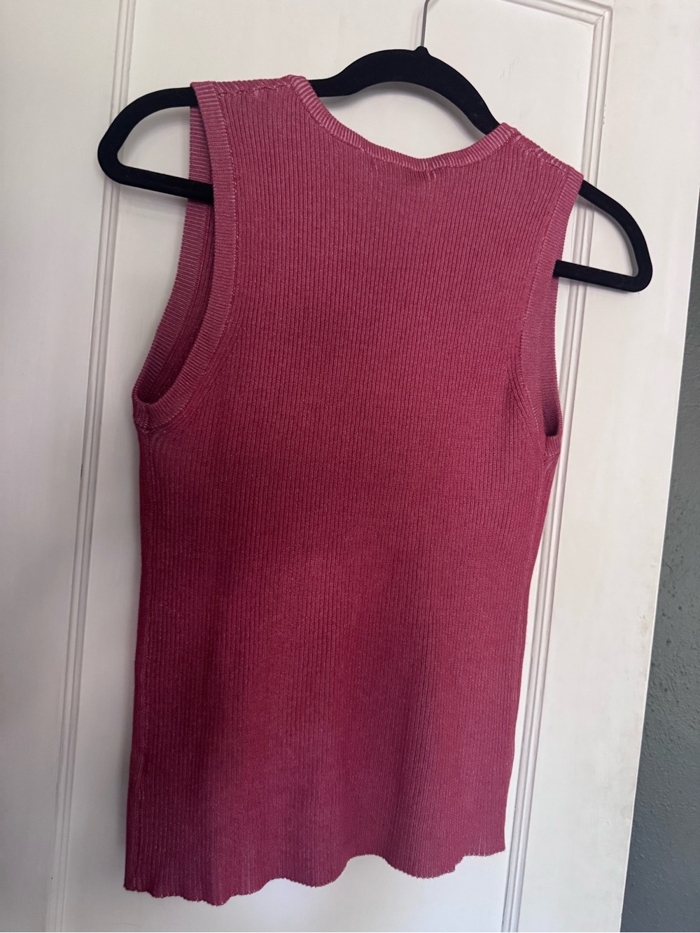 NWT Buckle Gilded Intent Ribbed V-Neck Tank Top with Hook Closures Large - Picture 8 of 10